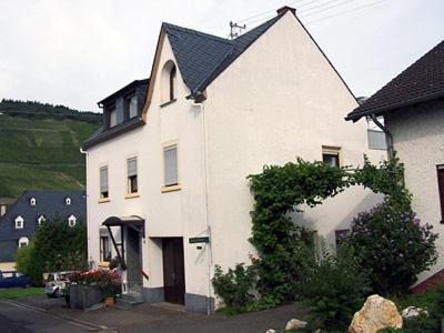 Anneliese Schmitgen Bed & Breakfast Бернкастел-Кюс Екстериор снимка